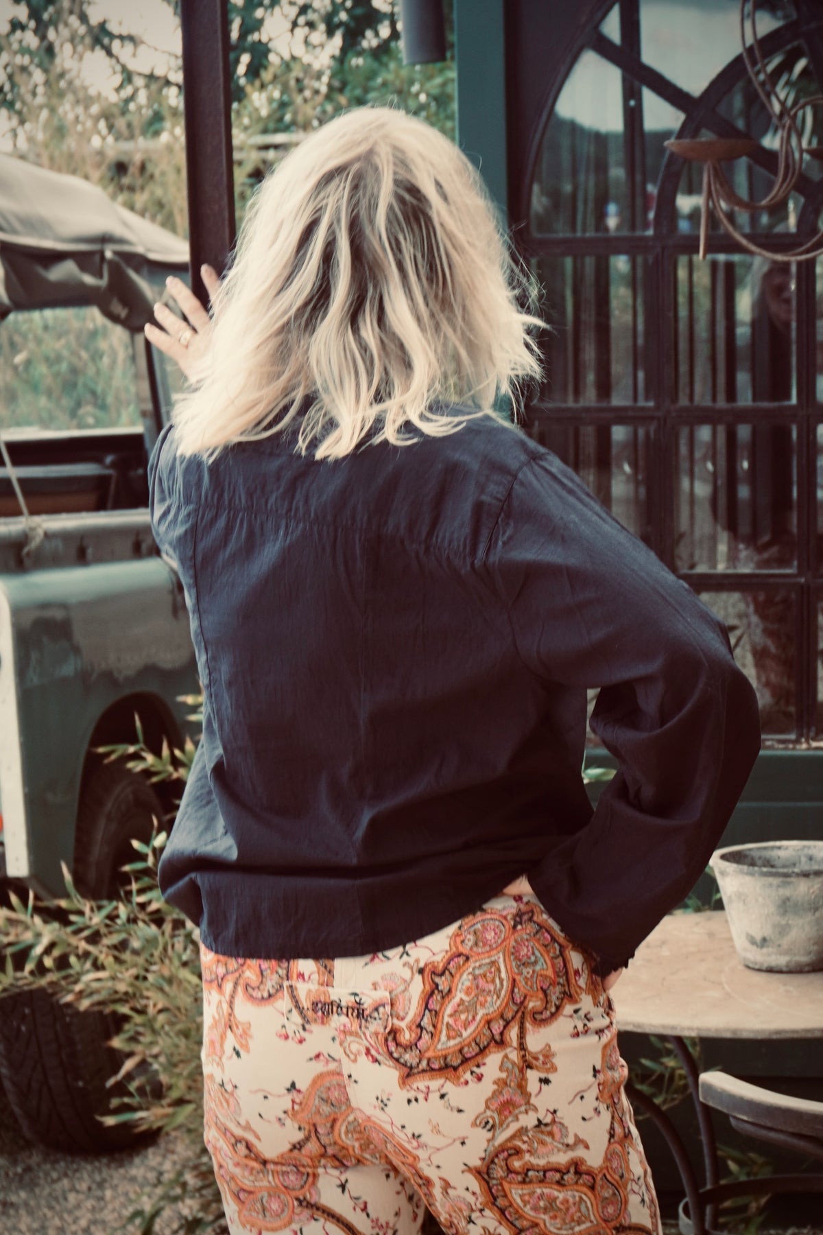 AVA COTTON BLOUSE JUST BLACK